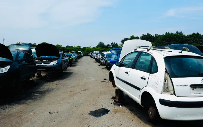 Casse auto et pièce détachées à Coutras, Libourne, La Roche Chalais, Bordeaux.